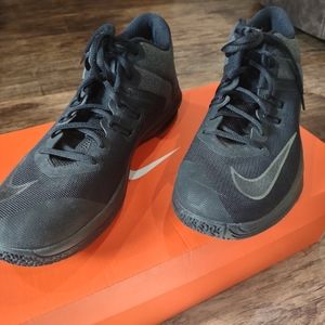 Men's Nike shoe
